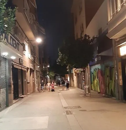 Homestay Carrer Santa Eulalia- Hospitalet De Llobregat- Bcn