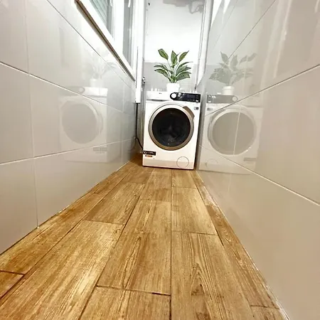 New Camp Nou Apartment/diret Airport,beautiful
