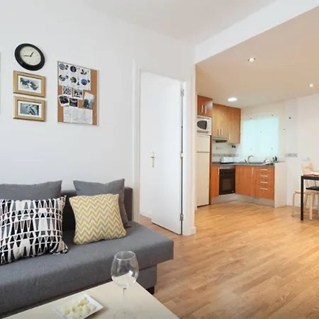 Bcn4Days Apartments Apartment *