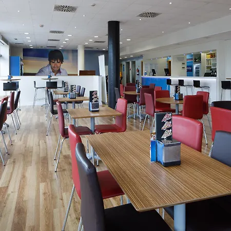 Travelodge Barcelona Fira Hotel 3*