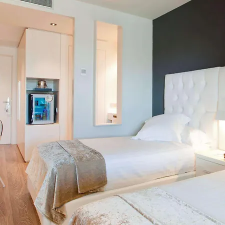 Hotel Sb Plaza Europa 4*