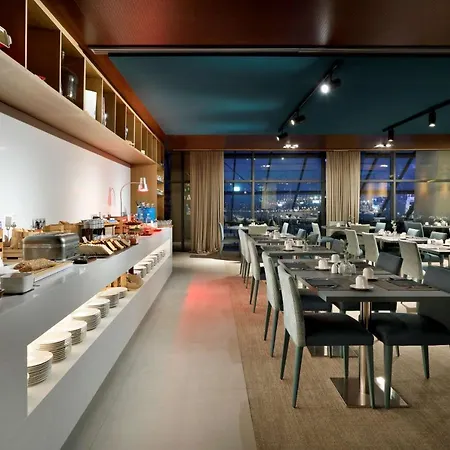 Hotel Hyatt Regency Barcelona Tower 5*