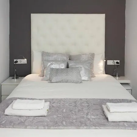 Apartment Colour Pop Fira By Myrentalhost *