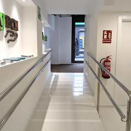 Fira 9 A 1min Del Metro Y Centro 15min