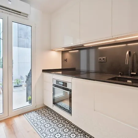 Bcn: ¡exclusivos Y Cerca Del Camp Nou! Apartamento