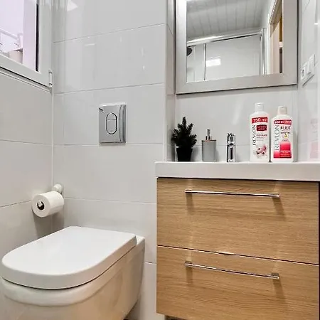 New Camp Nou Apartment/diret Airport,beautiful Apartment