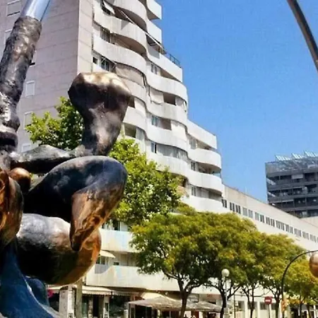 'walk To Camp Nou' Stylish 3bd Smart Tv Wifi Apartment *
