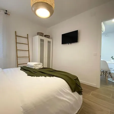 'walk To Camp Nou' Stylish 3bd Smart Tv Wifi Apartment *