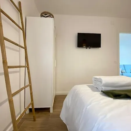 'walk To Camp Nou' Stylish 3bd Smart Tv Wifi Apartment L'Hospitalet de Llobregat