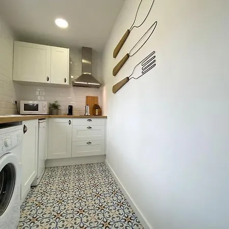 Apartment 'walk To Camp Nou' Stylish 3bd Smart Tv Wifi *