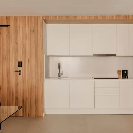 Europa Apartment *