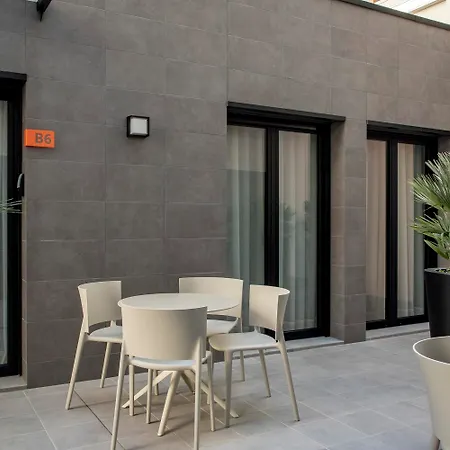 Europa Apartment *