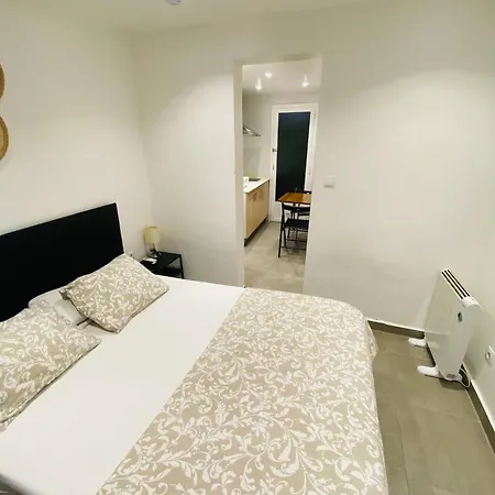 Con Bano Privado Frente Al Metro L5 Barcelona-hospitalet L'Hospitalet de Llobregat