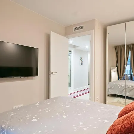 Your Home- Camp Nou Baj Apartment *