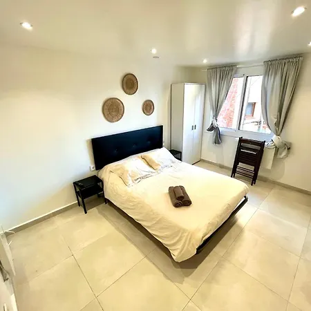 Apartment Con Bano Privado Frente Al Metro L5 Barcelona-hospitalet
