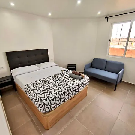 Apartment Con Bano Privado Frente Al Metro L5 Barcelona-hospitalet L'Hospitalet de Llobregat
