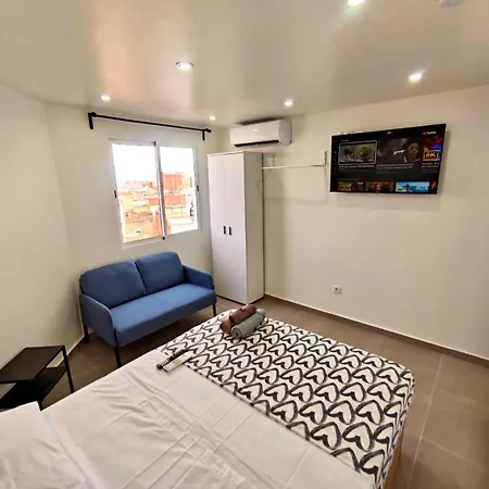 Con Bano Privado Frente Al Metro L5 Barcelona-hospitalet * L'Hospitalet de Llobregat