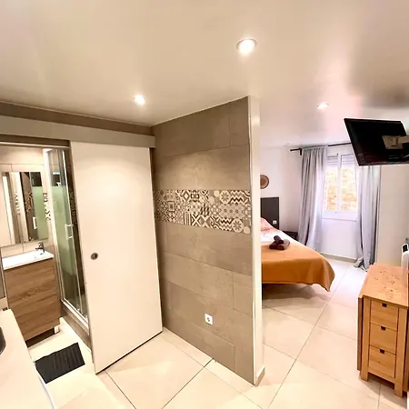 Apartment Con Bano Privado Frente Al Metro L5 Barcelona-hospitalet *