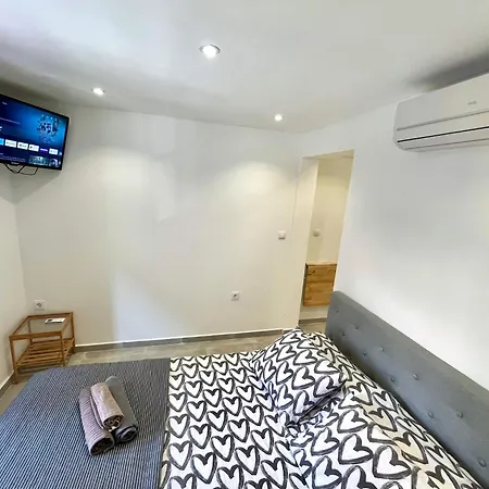Con Bano Privado Frente Al Metro L5 Barcelona-hospitalet *