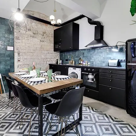 Casa Maria Townhouse- Terrace-4 Bedrooms Holiday home L'Hospitalet de Llobregat
