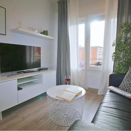 Located Close To The Metro, Perfect For 6 People * L'Hospitalet de Llobregat