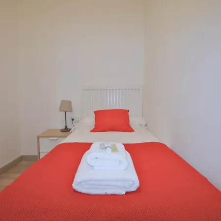 Located Close To The Metro, Perfect For 6 People * L'Hospitalet de Llobregat