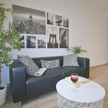 Located Close To The Metro, Perfect For 6 People * L'Hospitalet de Llobregat