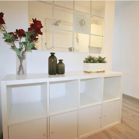 Located Close To The Metro, Perfect For 6 People Apartamento