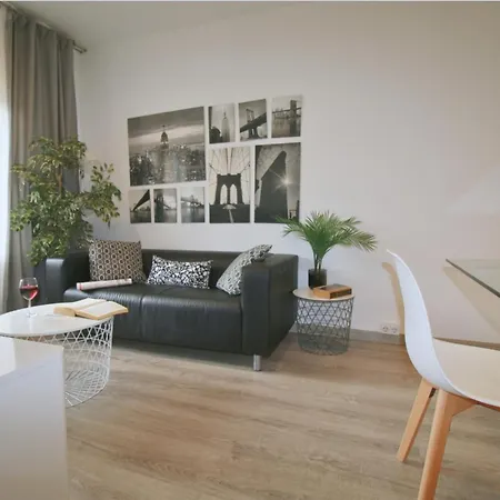 Located Close To The Metro, Perfect For 6 People Apartamento L'Hospitalet de Llobregat