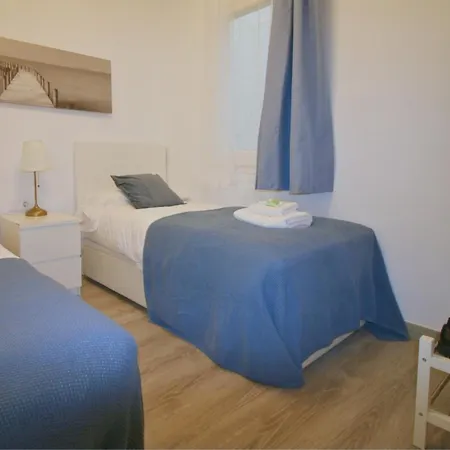 Located Close To The Metro, Perfect For 6 People * L'Hospitalet de Llobregat