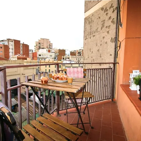 Located Close To The Metro, Perfect For 6 People Apartamento L'Hospitalet de Llobregat