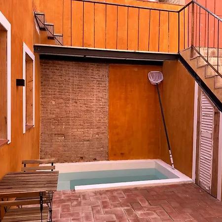 Con Encanto, Patio Y Piscina *