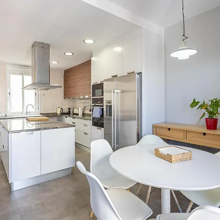 Bright Attic & Amazing Terrace Apartment