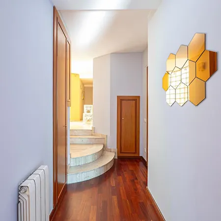 Apartment Bright Attic & Amazing Terrace L'Hospitalet de Llobregat
