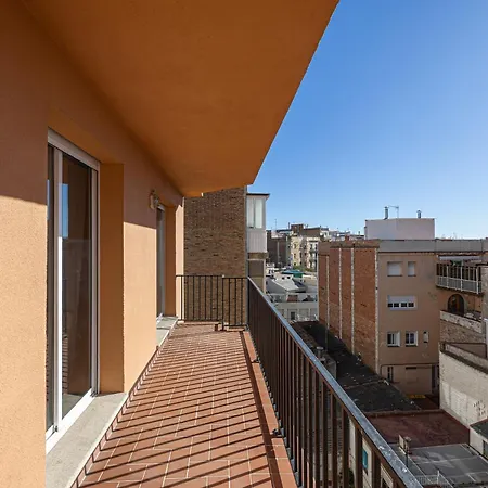 Apartment Bright Attic & Amazing Terrace L'Hospitalet de Llobregat