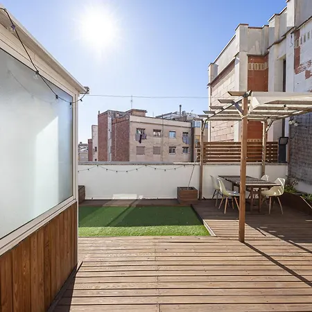 Bright Attic & Amazing Terrace Apartment *