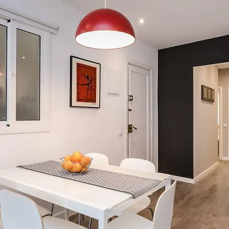 3 Bdr&terrace Close To Subway Apartment