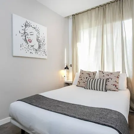 3 Bdr&terrace Close To Subway Apartment *