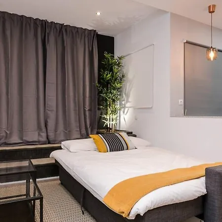 3 Bdr&terrace Close To Subway Apartment