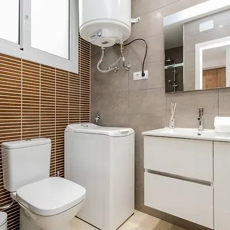 Magical Design With Terrace Apartment L'Hospitalet de Llobregat