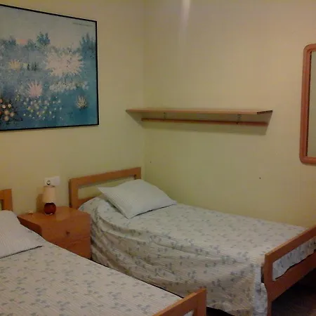 Fira Apartment *