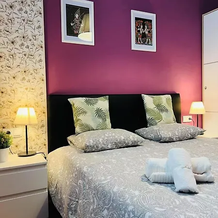 New Camp Nou Apartment/diret Airport,beautiful