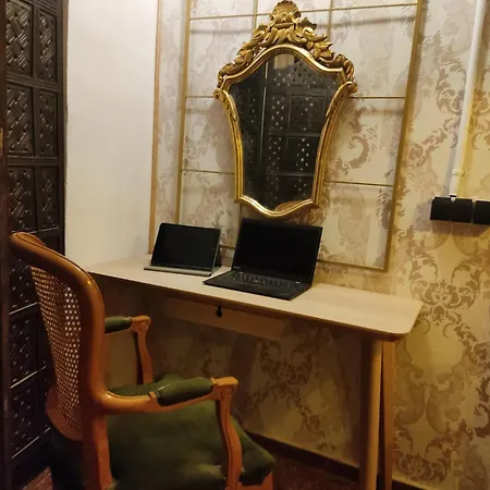 Mini House In Barcelona Is 35m2