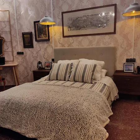 Mini House In Barcelona Is 35m2 Holiday home