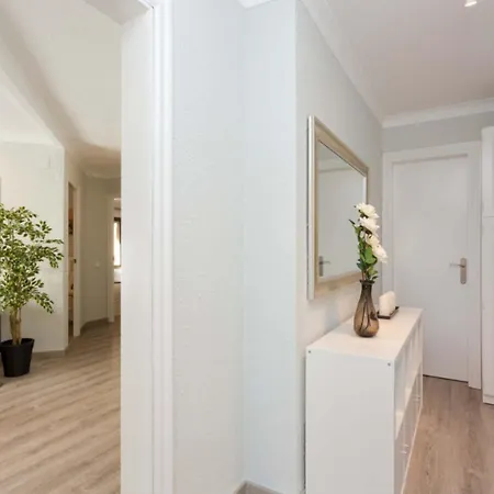 In Hospitalet Apartment *