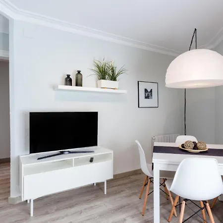 In Hospitalet Apartment *