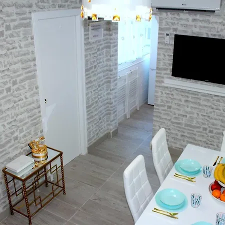 Apartment Cosmo Grey L'Hospitalet de Llobregat