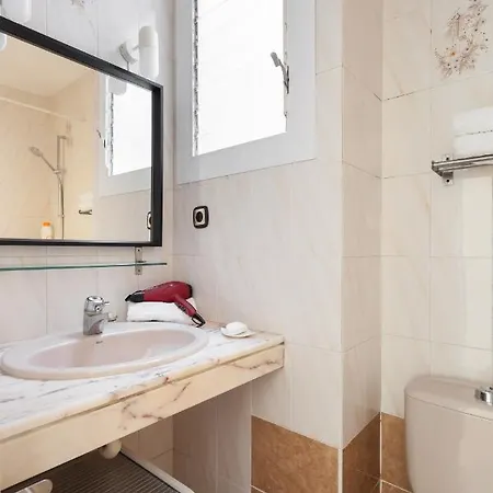 Apartment Apartamento Con Encanto, Luminoso Y Tranquilo L'Hospitalet de Llobregat