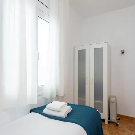 Click&flat Fira Castelao Apartment