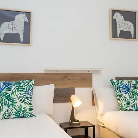 Click&flat Fira Castelao Apartment *